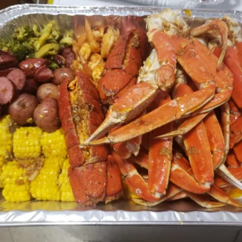 Lobster Tails with Shrimps (2) Cluster Snow Crab Legs
